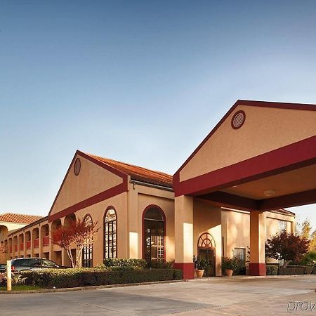 Best Western Airport Inn Monroe Bagian luar foto