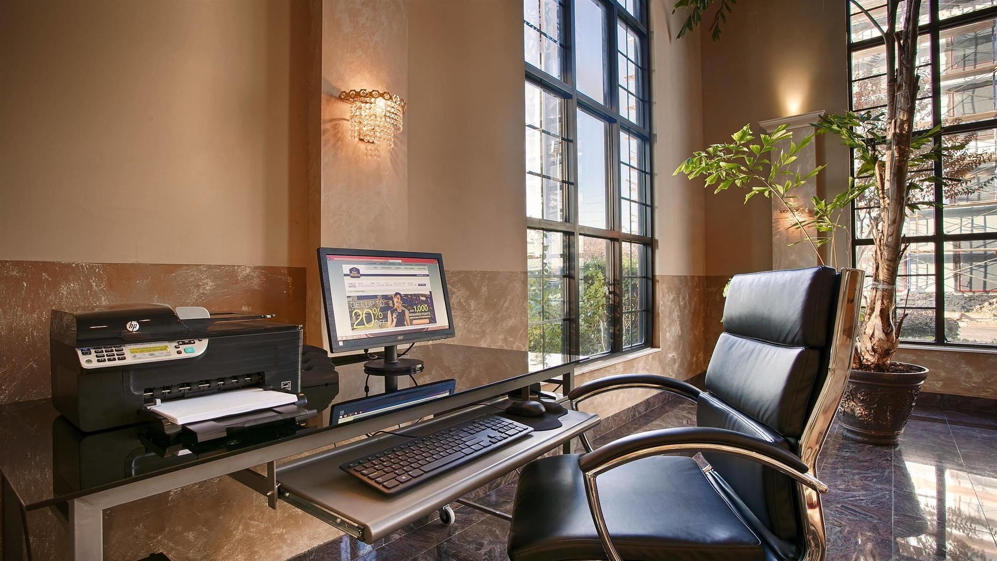 Best Western Airport Inn Monroe Bagian luar foto