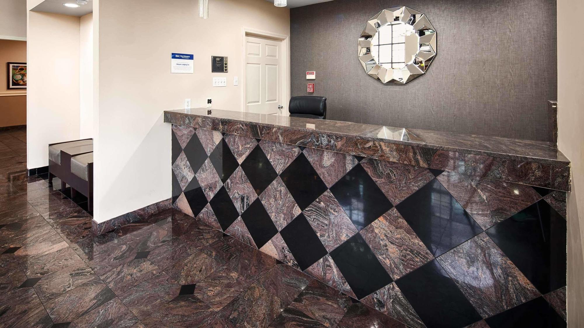 Best Western Airport Inn Monroe Bagian luar foto